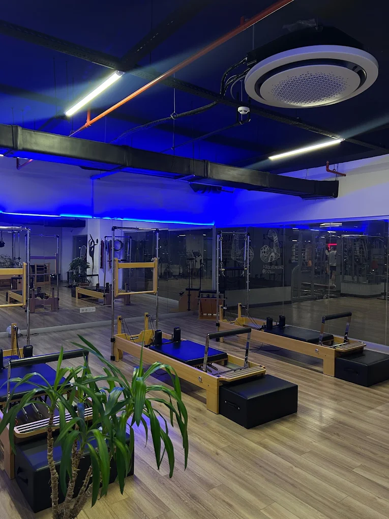 Flexiva stüdyo · reformer salonu